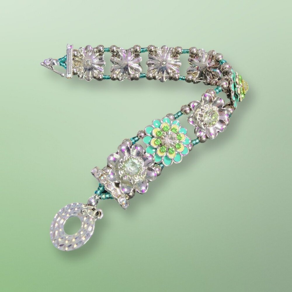 Flower Bracelet - Picture 3 of 7